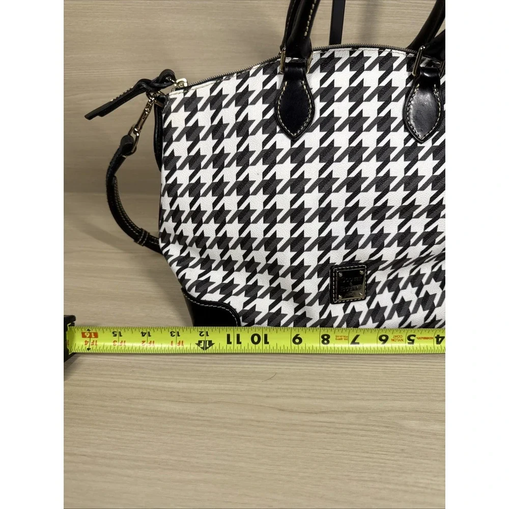 Dooney & Bourke unique bold